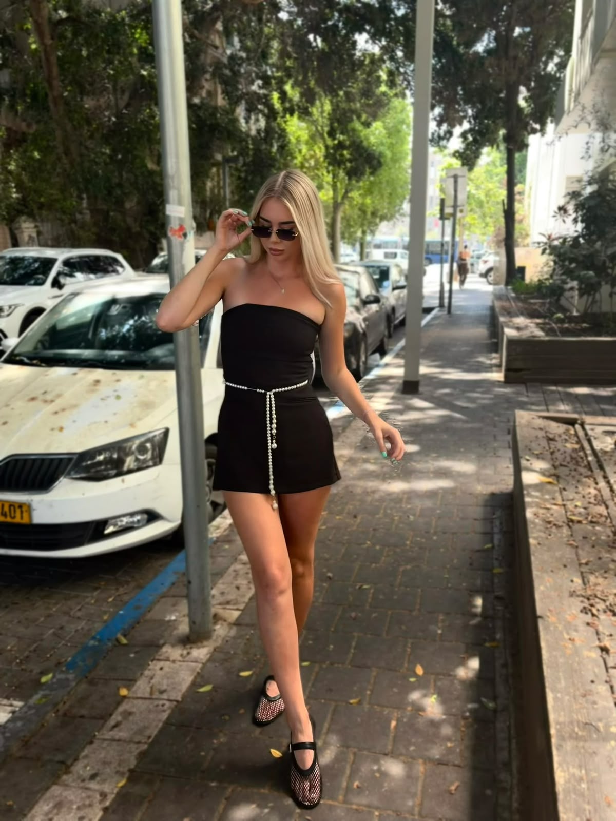 בלונדינית בחורה מבינה עניין רזה – תל אביב