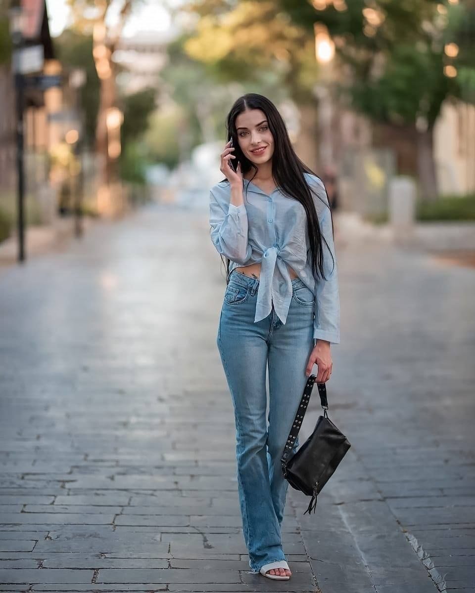 ליזה- תל אביב אישה יוקרתית בת 25 חטובה