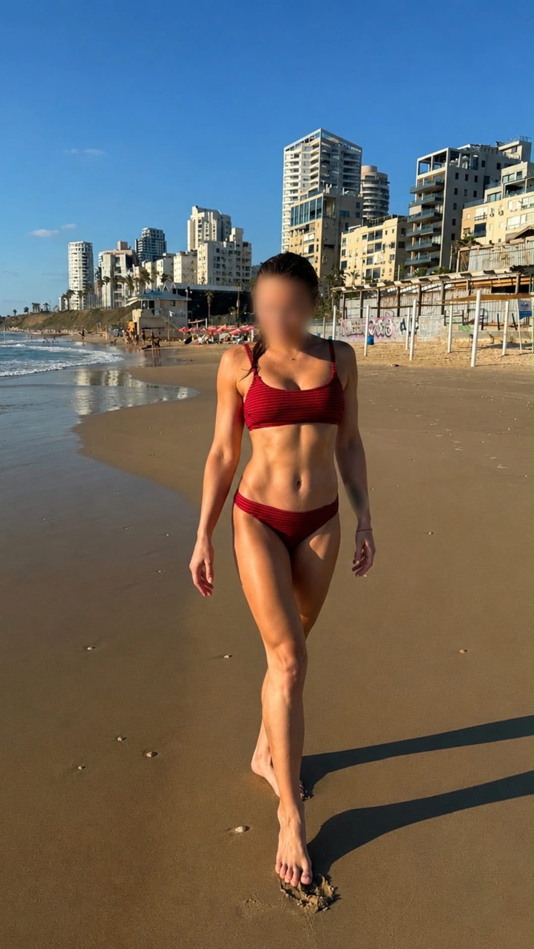לרה מעסה קסומה כוסית בלונדינית – בירושלים